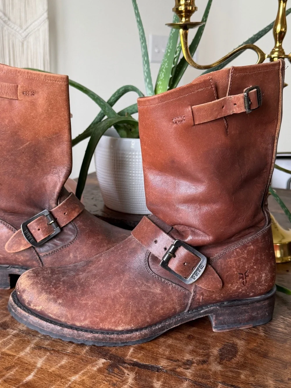 Frye Stonewashed Cognac Ombré Distressed Leather Moto Engineer Boots 8.5 - Picture 2 of 16